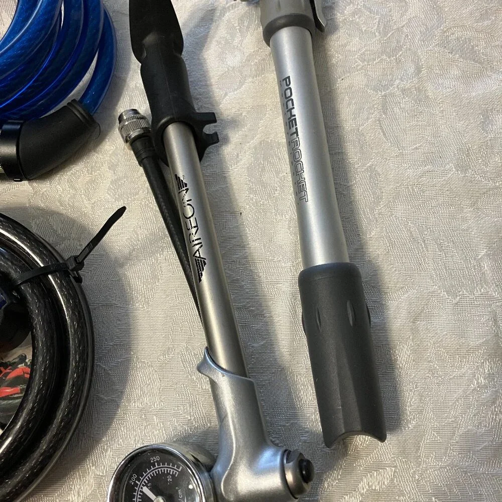 bicycle stuff - Picture 2 of 4